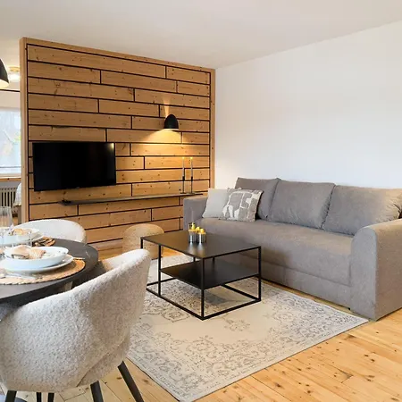 Kuckucksnest Mit Sonnenbalkon Am Wald Mit Grillplatz Lenzkirch